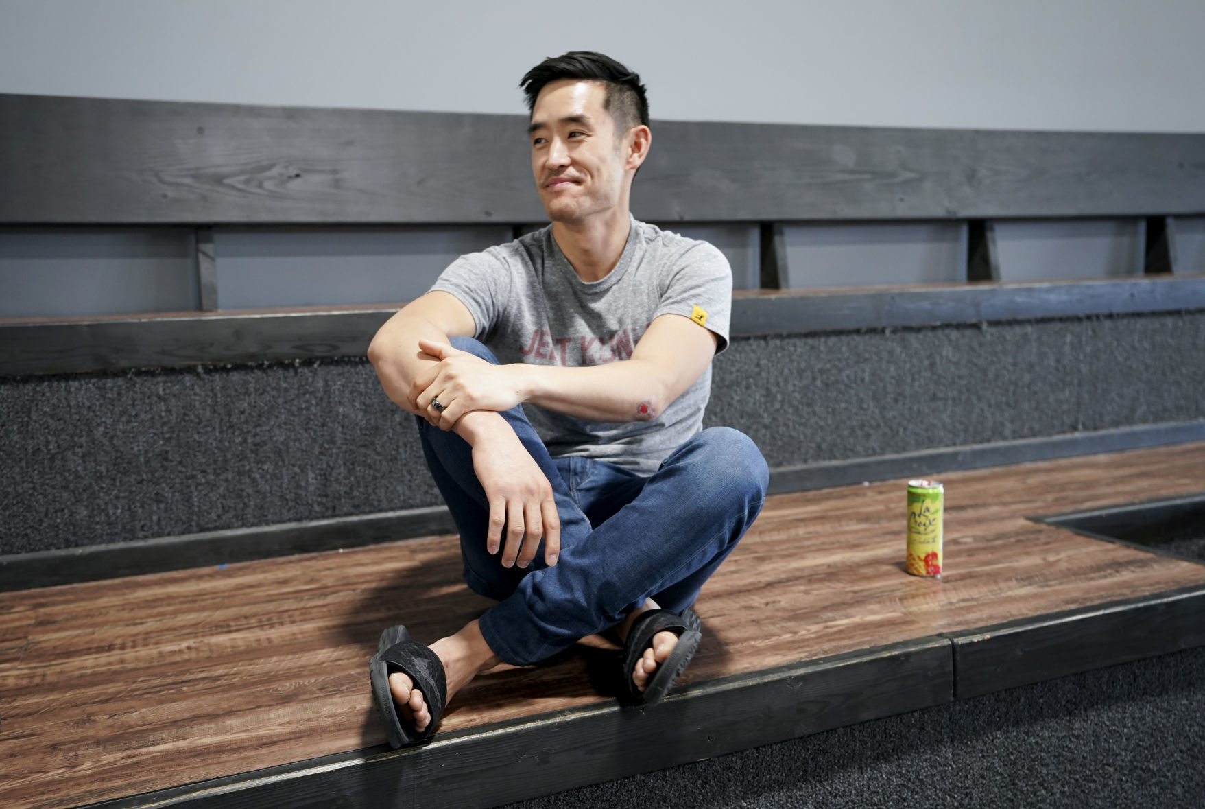Mike Moh on bench